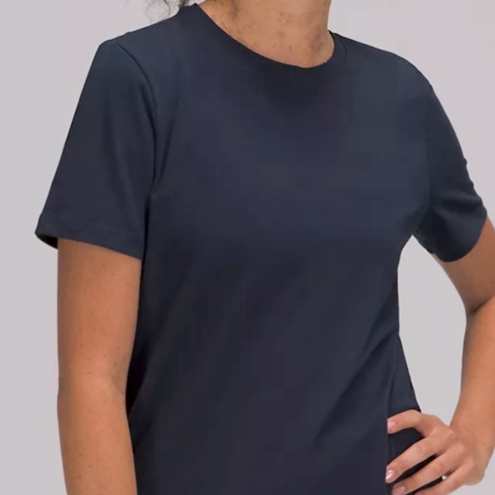Lululemon t shirt